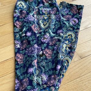 Beautiful BoHo  LuLaRoe Tall and Curvy leggings